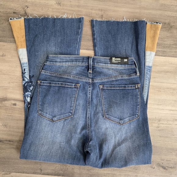 NWT - Buffalo David Bitton High Rise Leg Opening Embroidered Jeans 26 - Picture 6 of 15